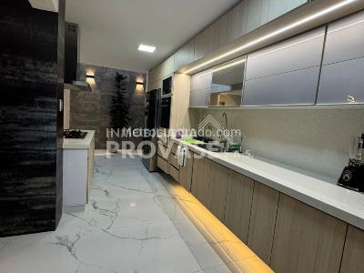 Casa de 4 alcobas en venta en Av, Cúcuta, 256 m² · foto 3 de 9