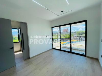 Casa de 3 alcobas en venta en Av, Cúcuta, 240 m² · foto 5 de 15