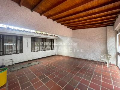 Casa de 4 alcobas en venta en Caobos, Cúcuta, 372 m² · foto 2 de 20