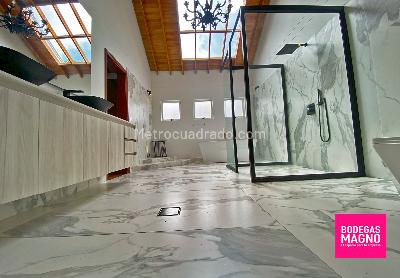 Casa de 5 alcobas en venta en El Poblado El Tesoro, Medellín, 460 m² · foto 7 de 20