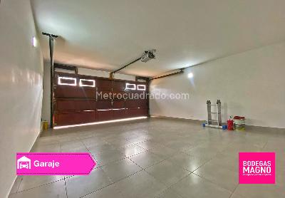 Casa de 5 alcobas en venta en El Poblado El Tesoro, Medellín, 460 m² · foto 17 de 20