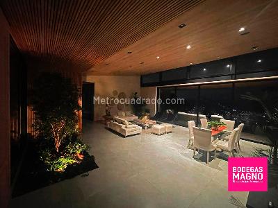 Casa de 3 alcobas en venta en San Lucas, Medellín, 1950 m² · foto 3 de 19