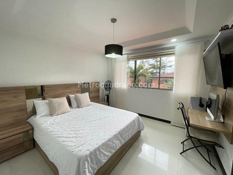 Modern 5BR House in La Cola del Zorro - 8