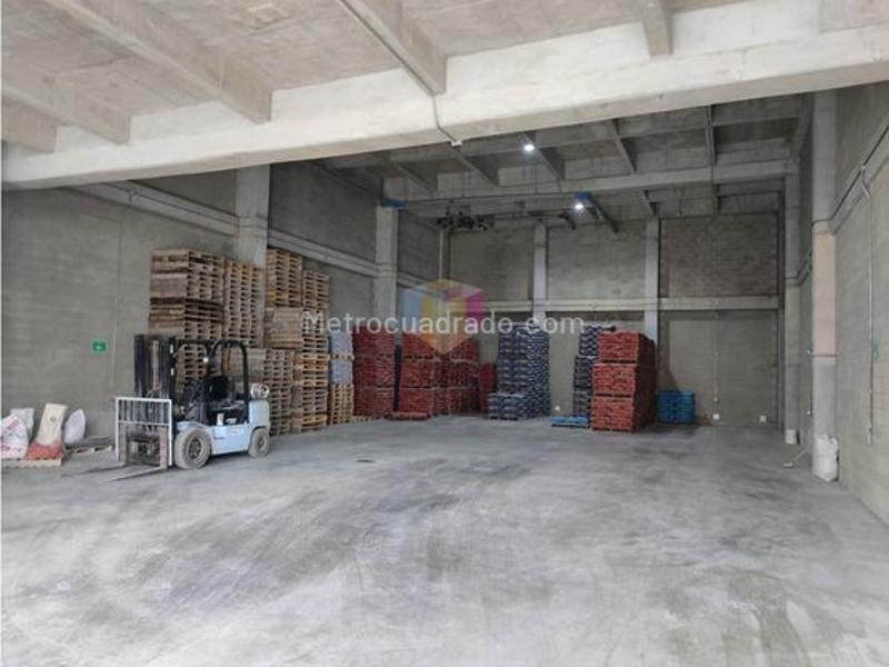 Bodega en Arriendo, Bello - Más