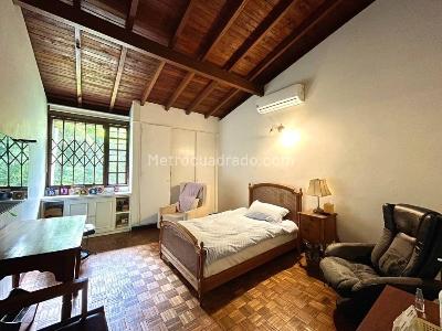 Casa en arriendo en El Poblado Las Lomas, Medellín · foto 5 de 12