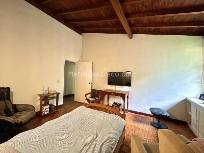 Casa en arriendo en El Poblado Las Lomas, Medellín · foto 6 de 12