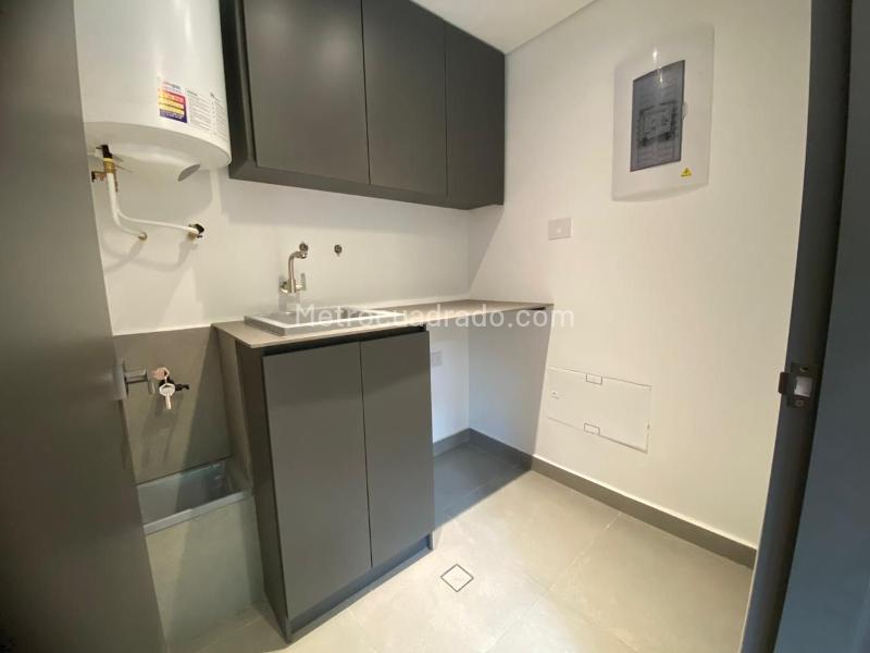 Apartamento de 1 alcoba con gimnasio en El Poblado Las Lomas - 3