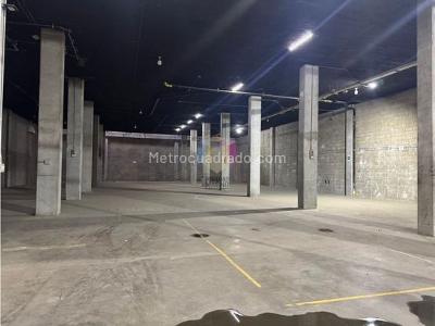 Warehouse for rent in LA CANDELARIA, Medellín