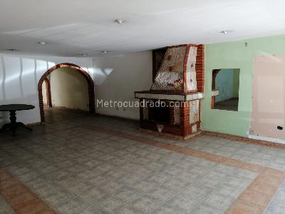 Casa de 4 alcobas en venta en Bella Suiza, Bogotá, 255 m² · foto 4 de 20