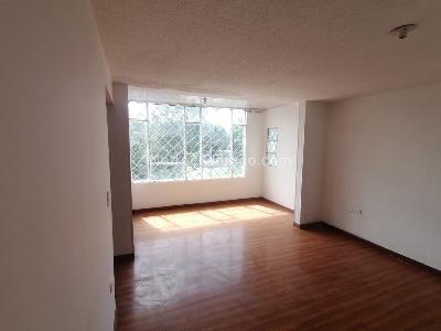 Casa de 5 alcobas en venta en Normandia Oriental, Bogotá, 500 m² · foto 2 de 18