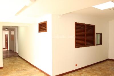 Casa de 5 alcobas en venta en Santa Margarita, Bogotá, 243 m² · foto 3 de 20