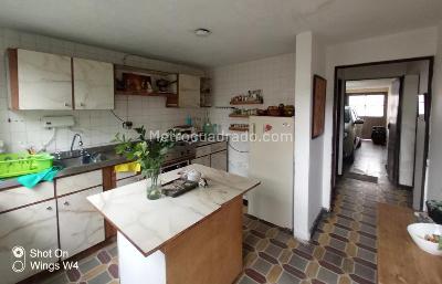 Casa de 5 alcobas en venta en Las Orquideas, Bogotá, 345 m² · foto 14 de 20