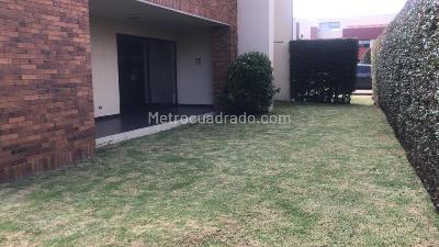 Casa de 4 alcobas en venta en Senderos De Canelon, Cajicá, 377 m² · foto 2 de 20