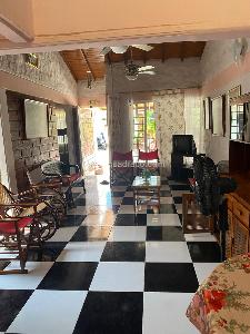 Casa de 3 alcobas en venta en Kennedy, Girardot, 56 m² · foto 2 de 11