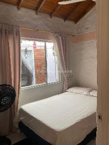 Casa de 3 alcobas en venta en Kennedy, Girardot, 56 m² · foto 5 de 11
