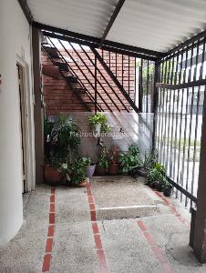 Casa de 3 alcobas en venta en Barrio Blanco, Girardot, 115 m² · foto 2 de 20