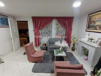 Casa de 5 alcobas en venta en La Gaitana, Bogotá, 216 m² · foto 10 de 20