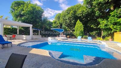 Casa de 5 alcobas en venta en El Peñon, Girardot, 780 m² · foto 2 de 20