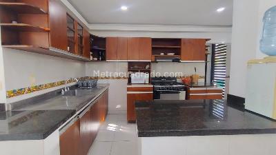 Casa de 5 alcobas en venta en El Peñon, Girardot, 647 m² · foto 8 de 20