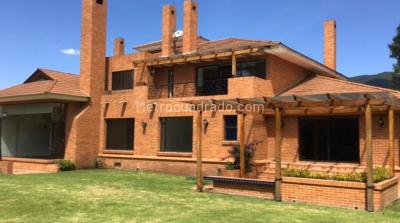 Casa de 5 alcobas en venta en Hacienda San Simon Pl, Bogotá, 518 m² · foto 2 de 20