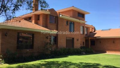 Casa de 5 alcobas en arriendo en Hacienda San Simon Pl, Bogotá, 518 m² · foto 3 de 20