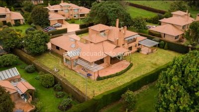 Casa de 5 alcobas en arriendo en Hacienda San Simon Pl, Bogotá, 518 m² · foto 12 de 20