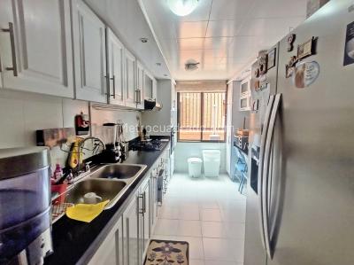 Apartamento de 3 alcobas en venta en La Carolina, Bogotá, 146 m² · foto 8 de 20