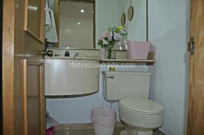 Apartamento de 3 alcobas en venta en La Carolina, Bogotá, 146 m² · foto 9 de 20