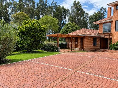 Casa de 4 alcobas en venta en Guaymaral, Bogotá, 418 m² · foto 2 de 20