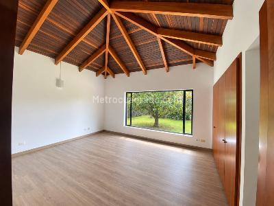 Casa de 4 alcobas en venta en Guaymaral, Bogotá, 418 m² · foto 6 de 20