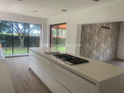 Casa de 4 alcobas en venta en Guaymaral, Bogotá, 418 m² · foto 8 de 20