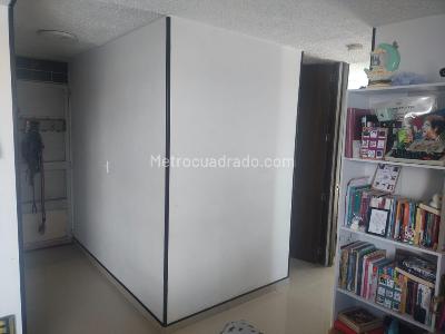 Apartamento de 2 alcobas en venta en Escocia Vi Sectores I, Bogotá, 50 m² · foto 5 de 11