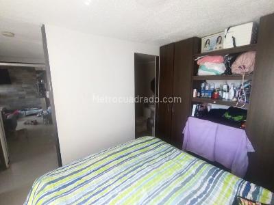 Apartamento de 2 alcobas en venta en Escocia Vi Sectores I, Bogotá, 50 m² · foto 8 de 11