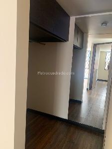 Apartamento de 1 alcoba en venta en Fontibon Arabia, Bogotá, 46 m² · foto 4 de 6