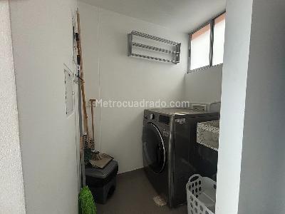 Apartaestudio en venta en El Poblado Las Palmas, Medellín, 57 m² · foto 17 de 20