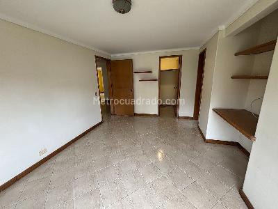 Apartamento de 3 alcobas en venta en El Poblado Castropol, Medellín, 230 m² · foto 13 de 20