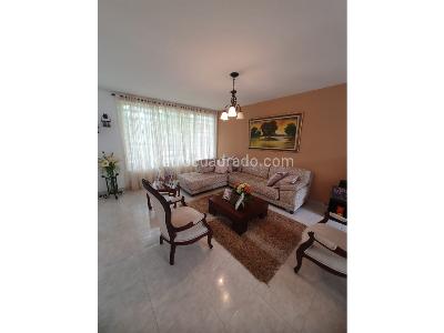 Casa de 5 alcobas en venta en El Bosque, Cali, 250 m² · foto 1 de 20