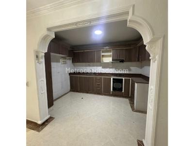 Casa de 5 alcobas en venta en Santa Anita, Cali, 250 m² · foto 13 de 14