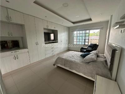 Casa de 4 alcobas en venta en Valle Del Lili, Cali, 320 m² · foto 6 de 20