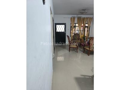Casa de 5 alcobas en venta en La Union, Cali, 240 m² · foto 2 de 5