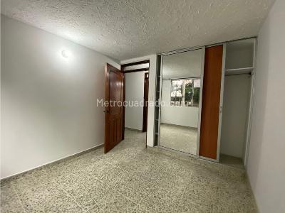 Apartamento de 3 alcobas en venta en El Refugio, Cali, 72 m² · foto 4 de 17