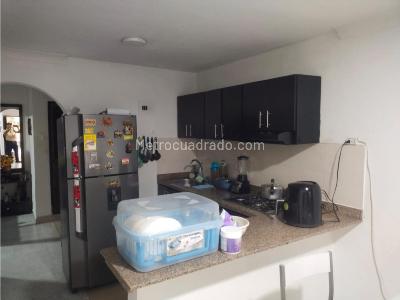 Casa de 5 alcobas en venta en La Base, Cali, 312 m² · foto 2 de 7