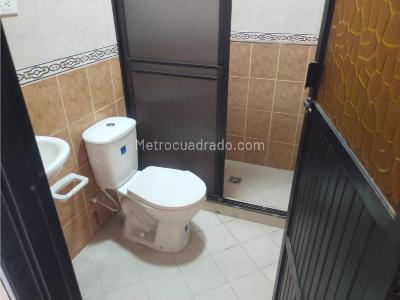 Casa de 5 alcobas en venta en La Base, Cali, 312 m² · foto 3 de 7