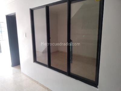 Casa de 5 alcobas en venta en La Base, Cali, 312 m² · foto 4 de 7