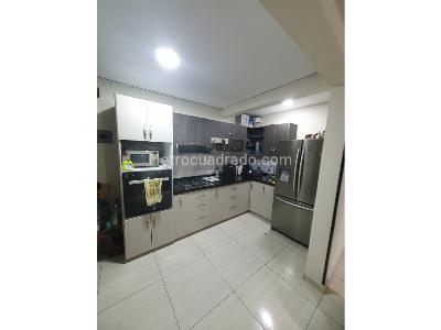 Casa de 5 alcobas en venta en Colseguros, Cali, 324 m² · foto 2 de 20