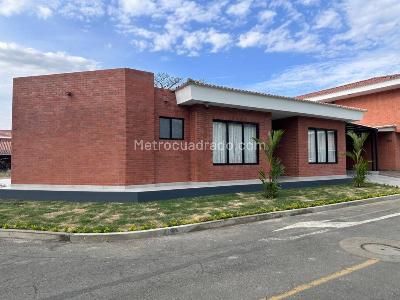 Casa de 3 alcobas en venta en La Hacienda El Castillo, Cali, 454 m² · foto 1 de 20