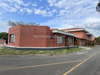 Casa de 3 alcobas en venta en La Hacienda El Castillo, Cali, 454 m² · foto 2 de 20