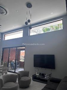 Casa de 3 alcobas en venta en La Hacienda El Castillo, Cali, 454 m² · foto 3 de 20