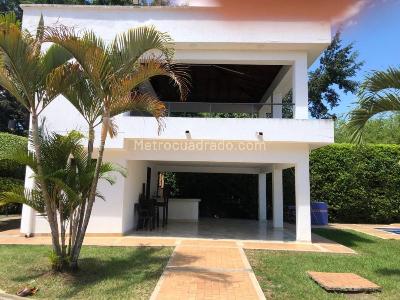 Casa de 3 alcobas en venta en Ciudad Jardin, Cali, 700 m² · foto 2 de 20