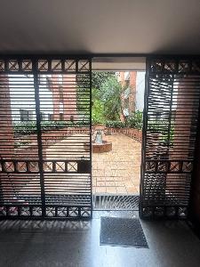 Apartamento de 3 alcobas en venta en Santa Teresita, Cali, 300 m² · foto 3 de 13
